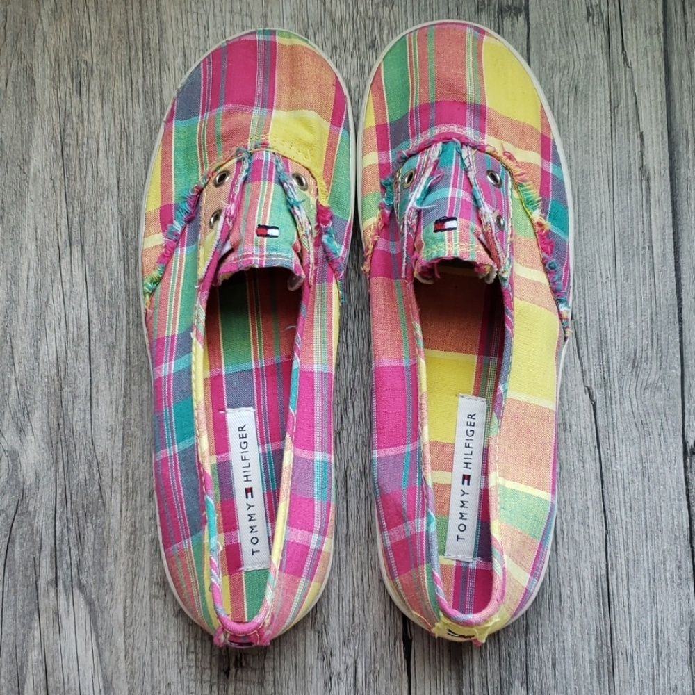 NWOT Preppy plaid shoes Tommy Hilfiger sorority